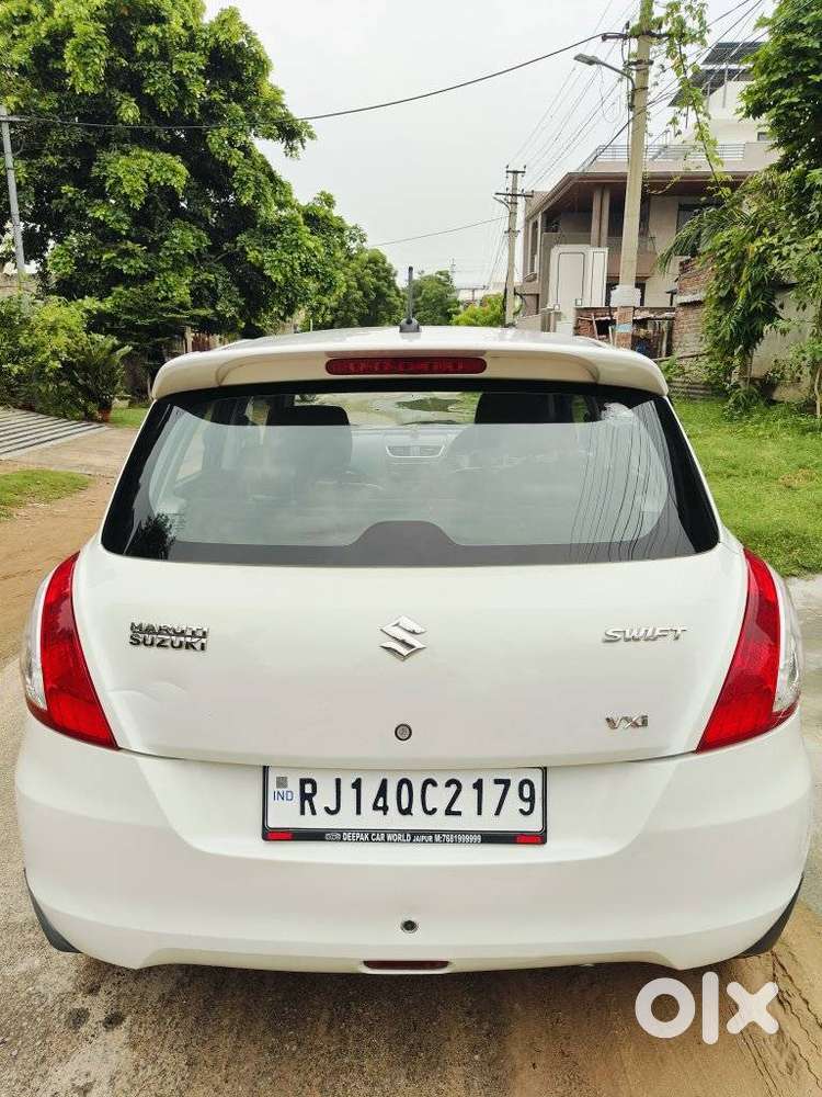 Maruti Suzuki Swift Vxi With Abs, 2016, Petrol