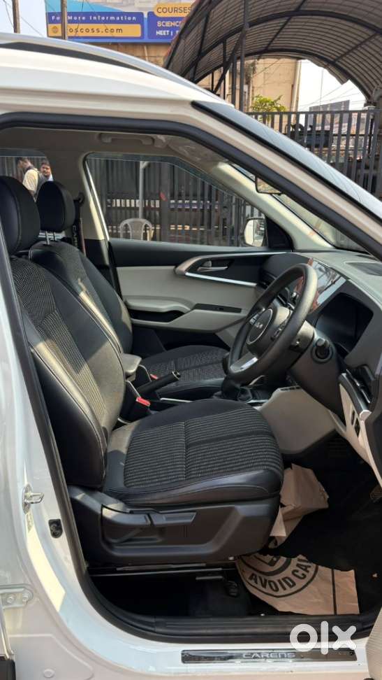 Kia Carens 1.4 Prestige Plus Turbo 7 Str, 2022, Petrol