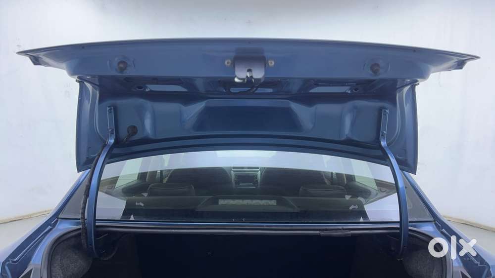 Volkswagen Ameo 1.2 Mpi Highline 16 Alloy, 2016, Petrol