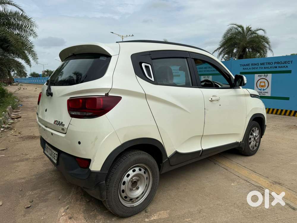 Mahindra Kuv 100 D75 K8 Dual Tone, 2016, Petrol