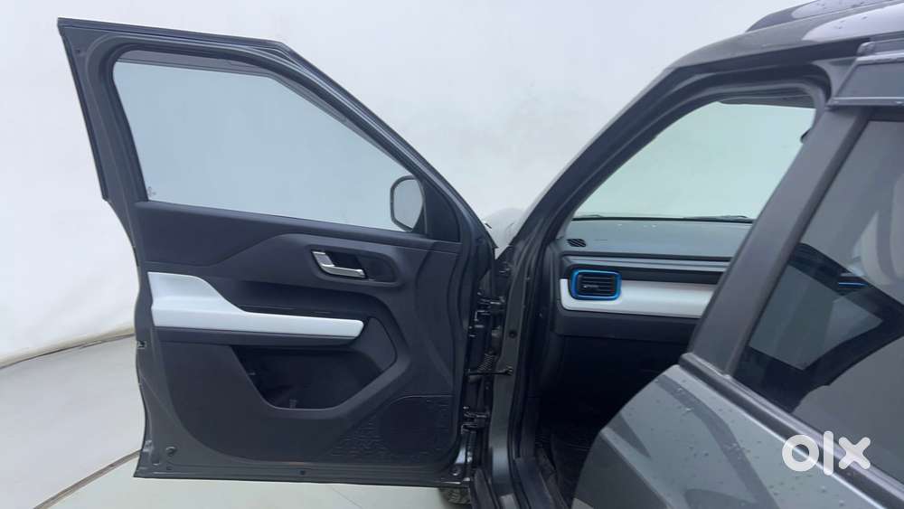 Tata Punch 1.2 Revotron Creative Amt Dual Tone, 2023, Petrol