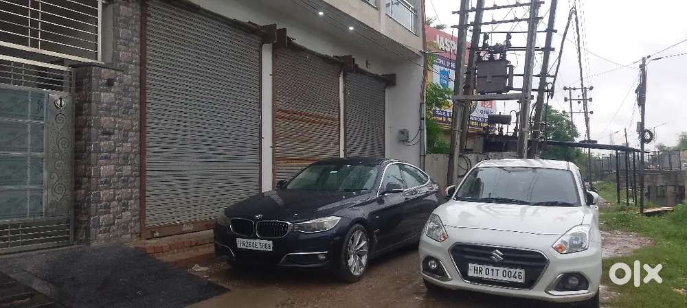 Showroom on main highway near new jaggi grand