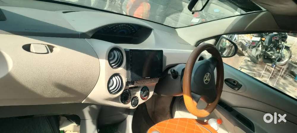 Well Maintained Car (spinni Or Car 24 Wale Dur Rahe )