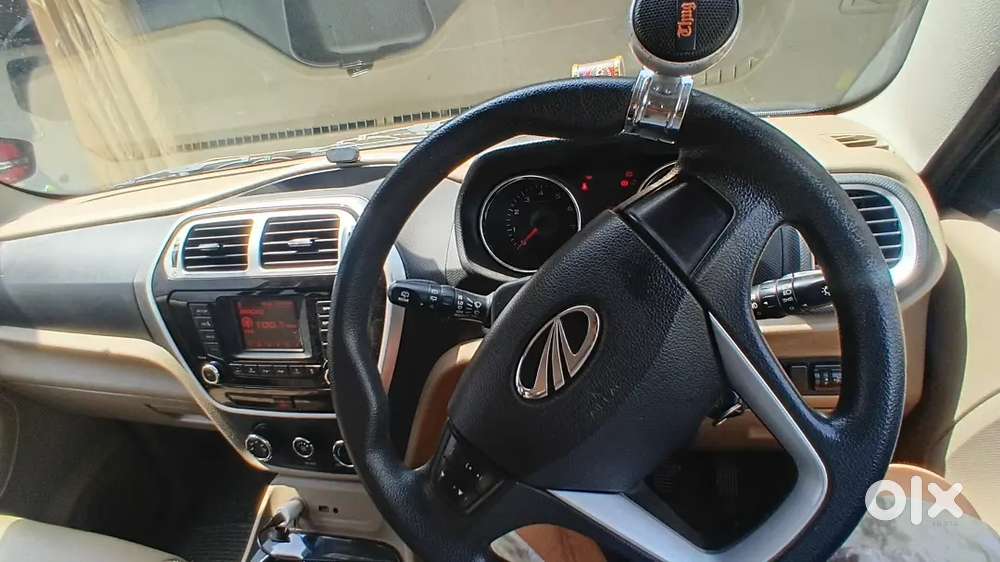 Mahindra Tuv 300 2017