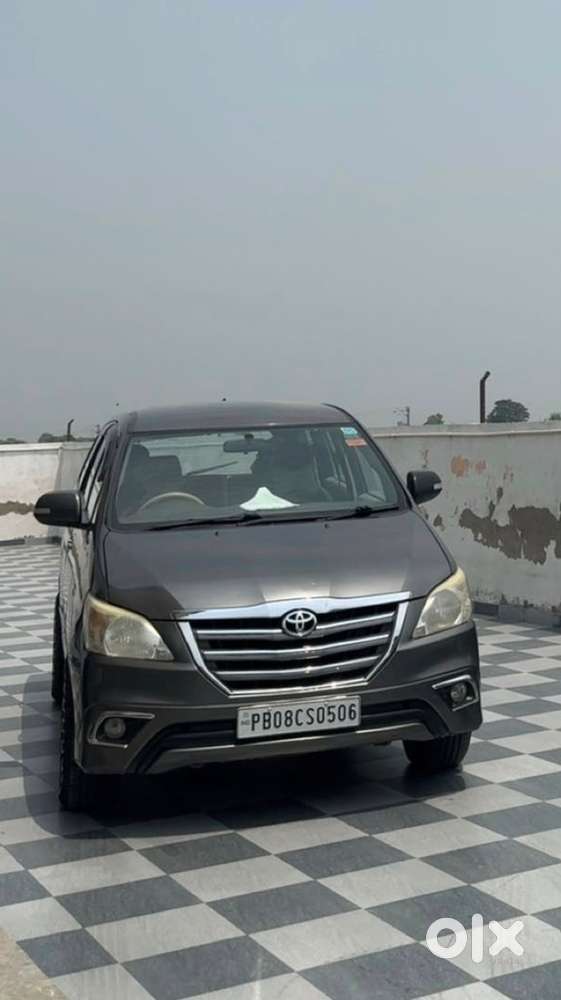 Toyota Innova Diesel 2014