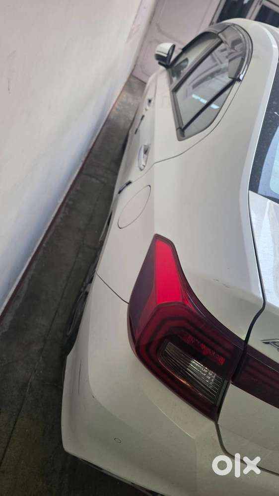 Honda Amaze 2nd Gen Vx Cvt White Color 2024 Model