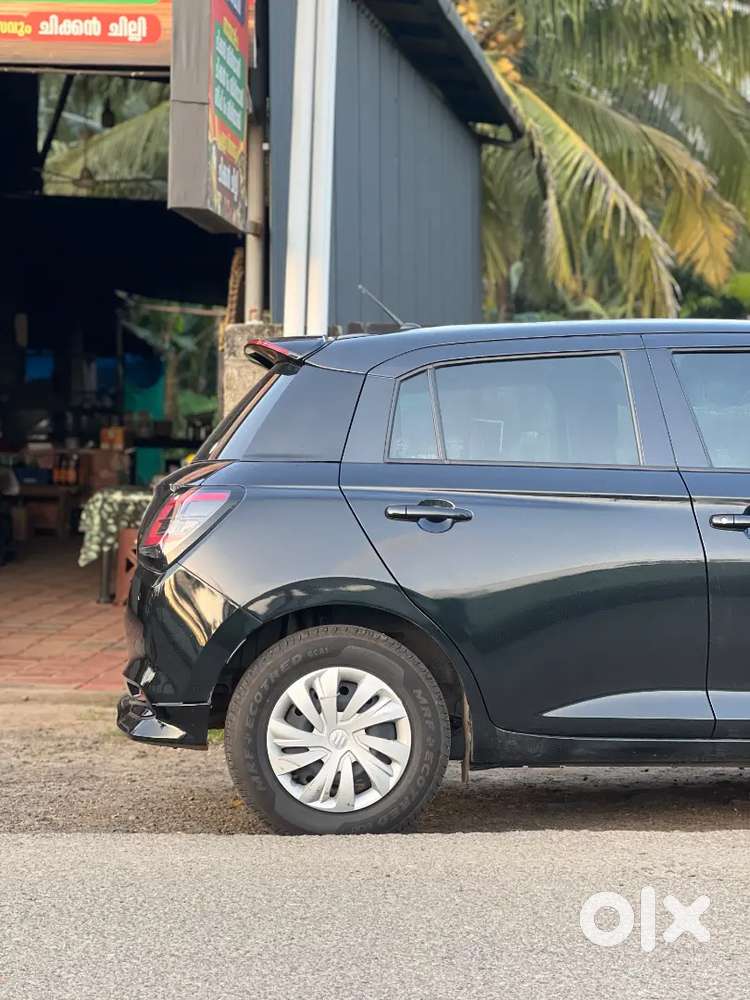 Maruti Swift Vxi 2025 Black Single Owner Very Low Km