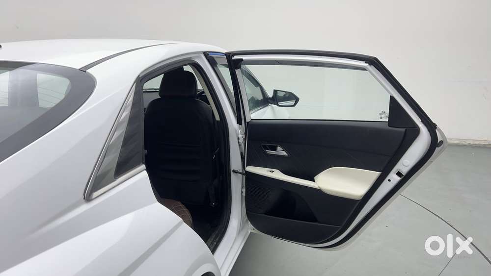 Hyundai Verna 1.5 Sx Petrol Mt, 2023, Petrol