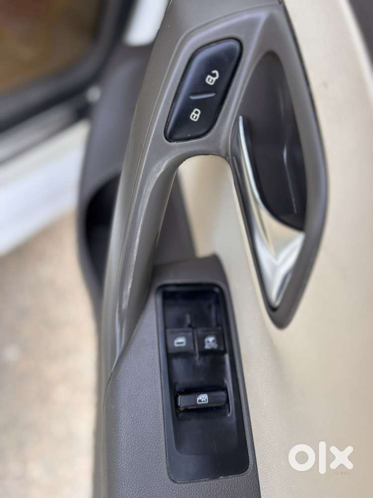 Volkswagen Vento 2010-2013 Petrol Trendline, 2011, Petrol