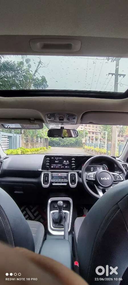 Kia Sonet Htk (o) 24900 Kms