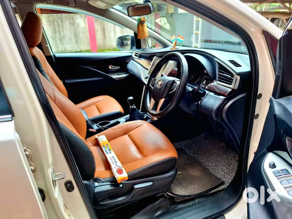 Toyota Innova Crysta 2.4 V Manual 2017 8 Seater