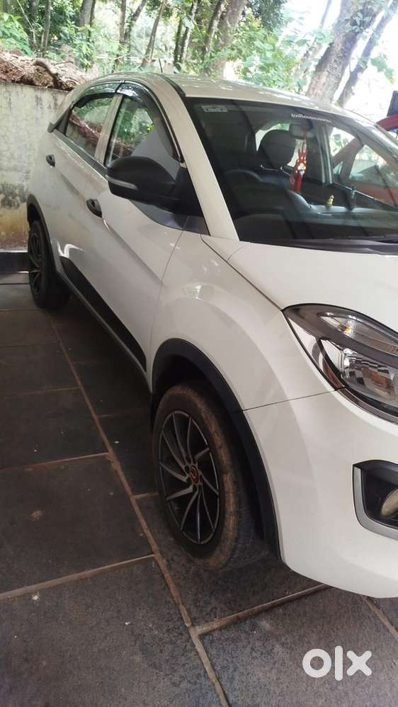 Tata Nexon Petrol 2018
