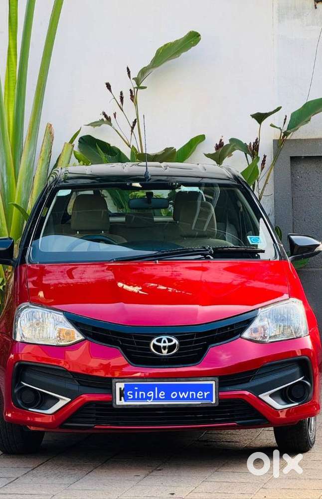 Toyota Etios Liva V Dual Tone, 2019, Petrol