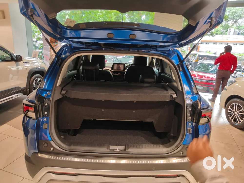 Maruti Suzuki Brezza Zxi 2025 Cng Car