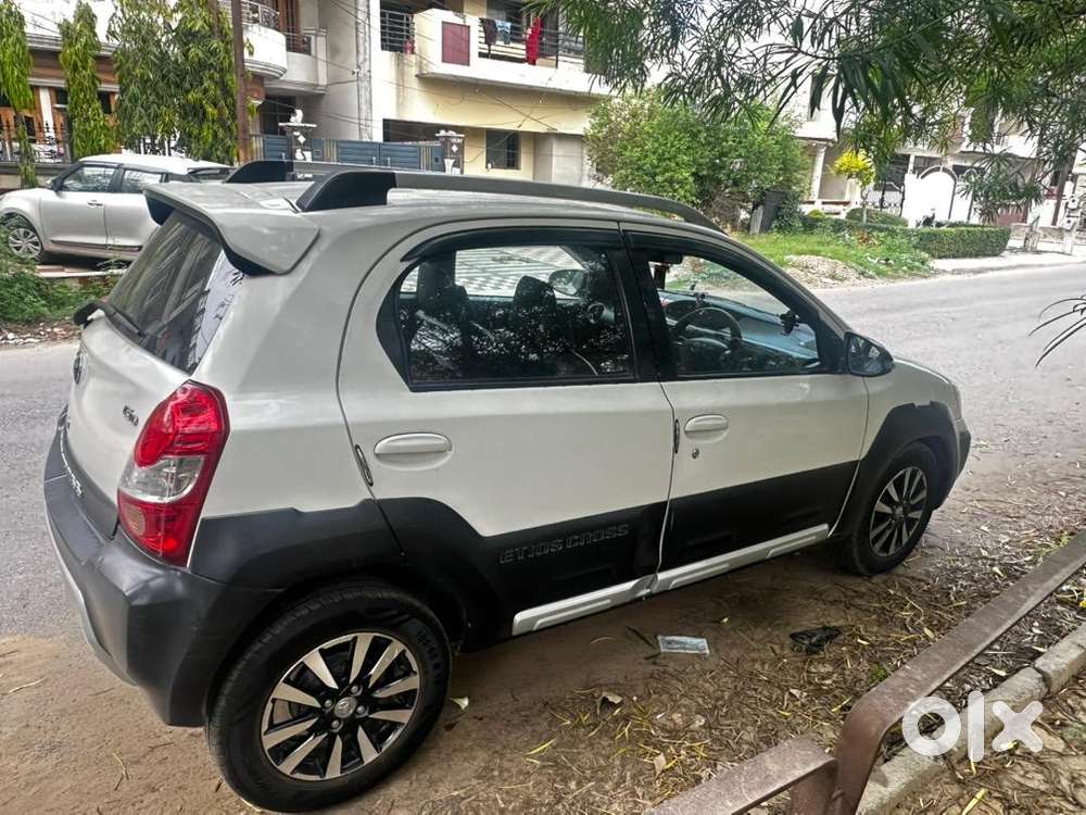 Toyota Etios Cross 2016 Diesel Well Maintained
