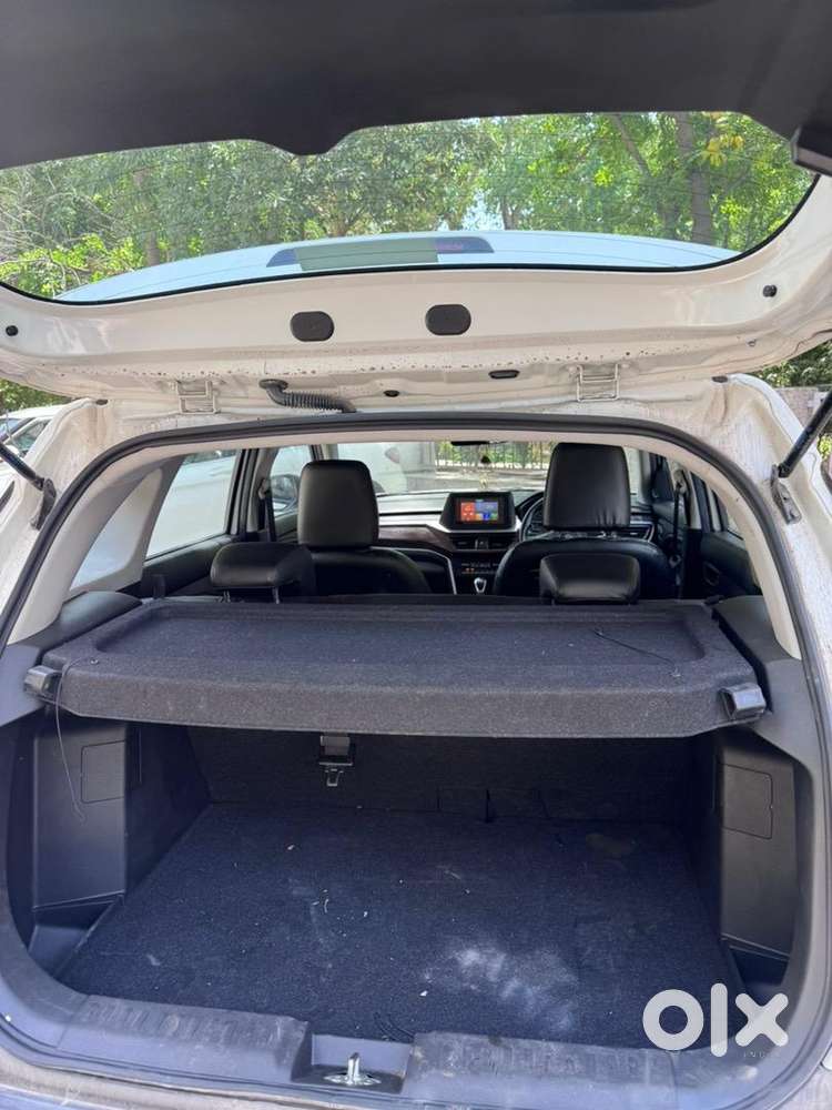 Maruti Suzuki Brezza 2024 Petrol 7379 Km Driven Sinle Hand Driven