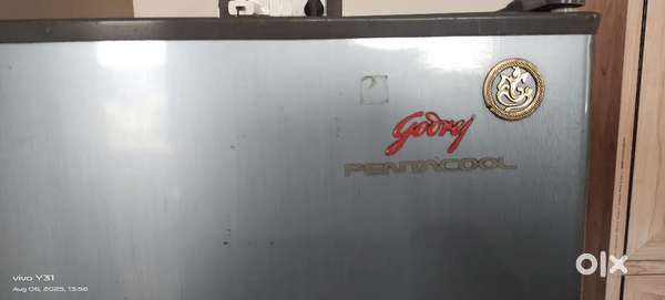 Fridge (refrigerator)