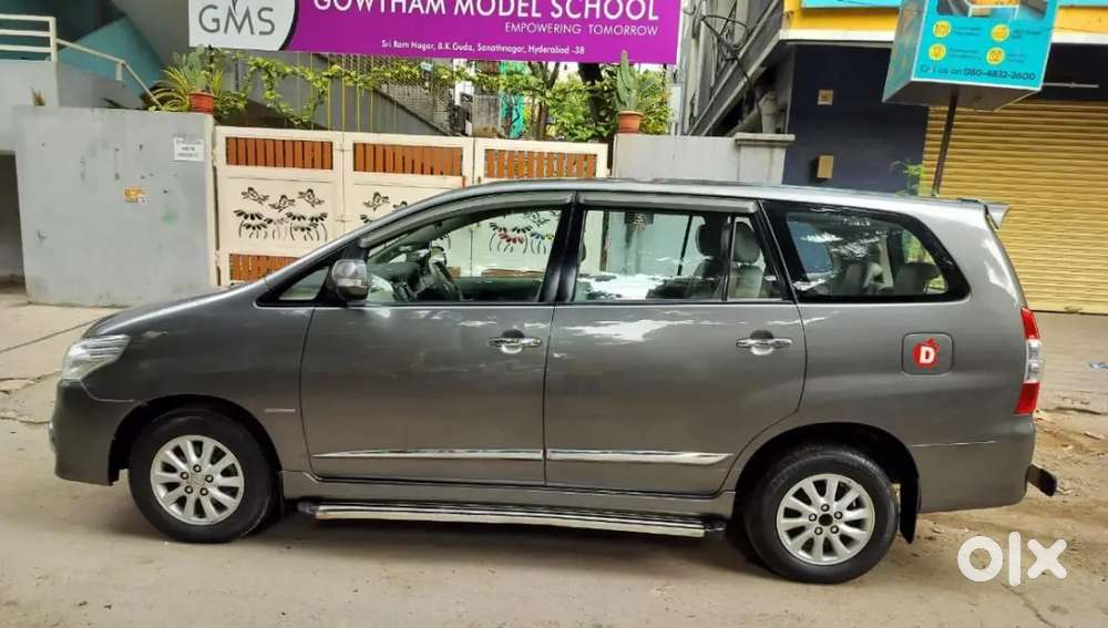 Toyota Innova 2.5 V 2014