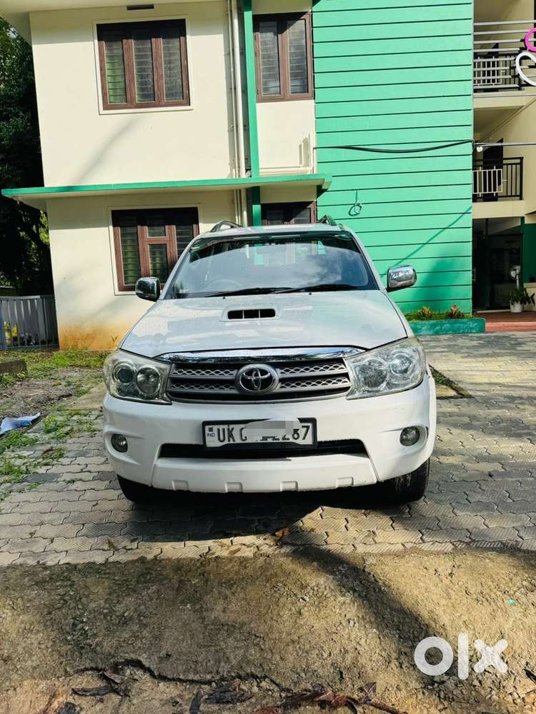 Toyota Fortuner 3.0 4x4 Manual, 2011, Diesel