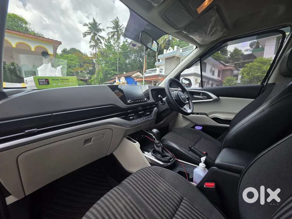 Kia Carens 2023 Petrol Well Maintained