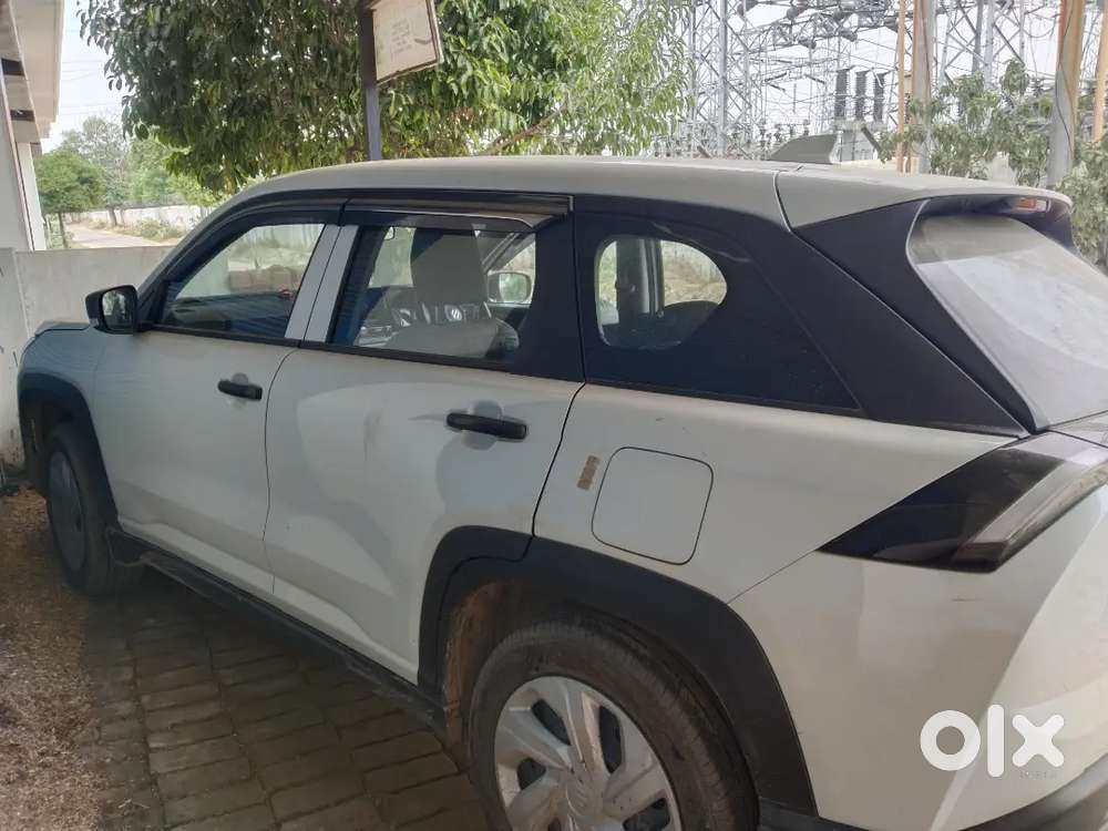 Maruti Suzuki Victoris 2026 Petrol 4000 Km Driven