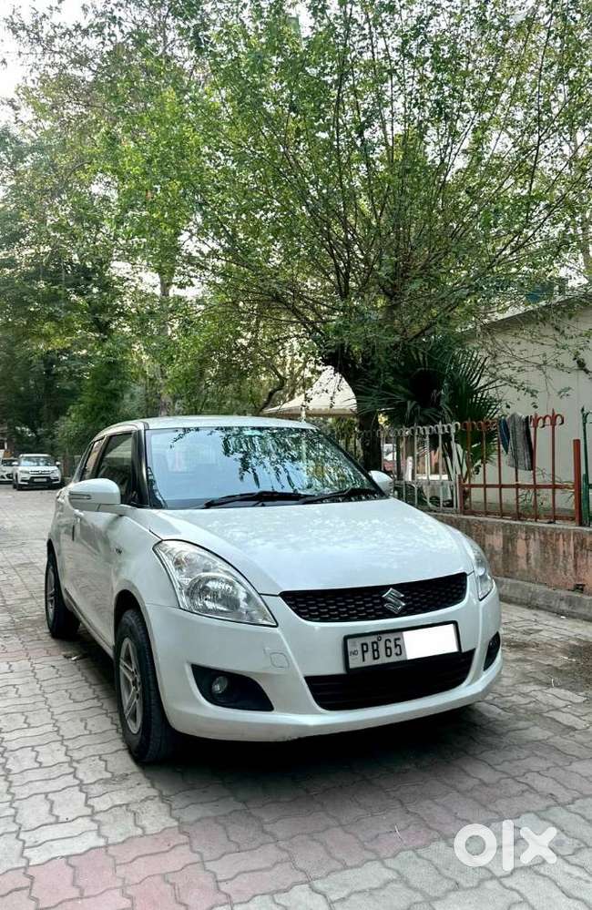 Maruti Suzuki Swift 1.2 Vxi (o), 2013, Petrol