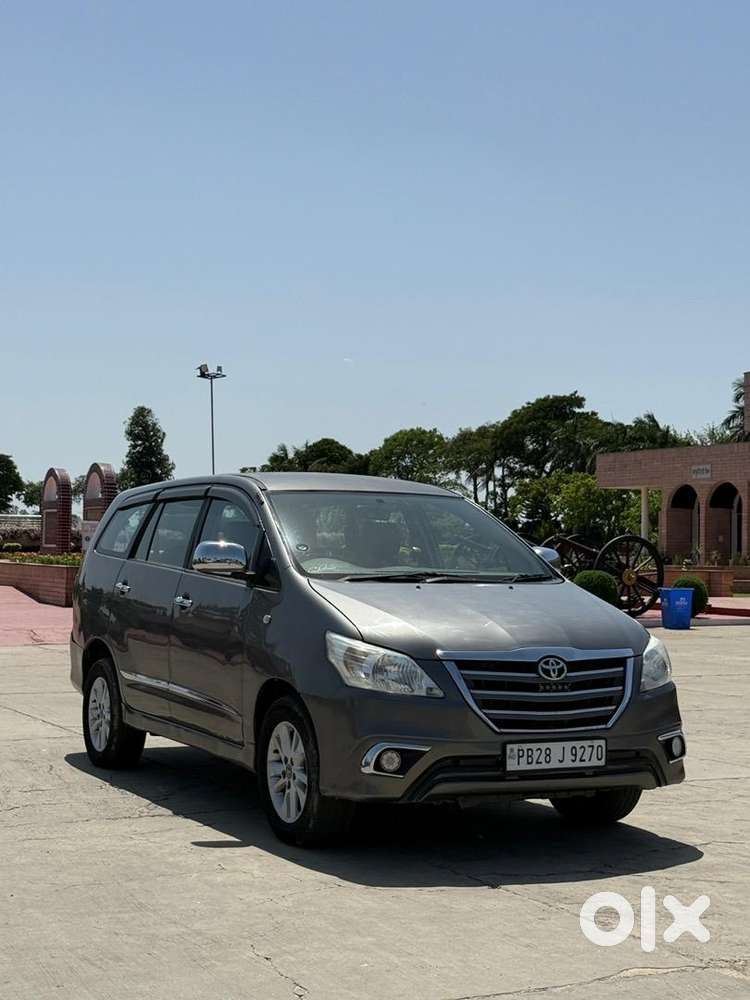 Toyota Innova 2014