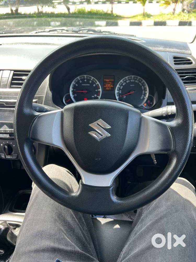 Maruti Suzuki Swift Vxi, 2015, Petrol