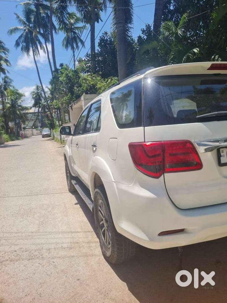 Toyota Fortuner 4x2 Manual, 2014, Diesel