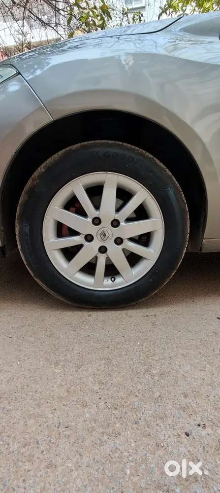 Renault Fluence 2012 Petrol 65000 Km Driven