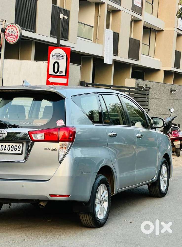 Toyota Innova Crysta 2.4 V 7 Str, 2016, Diesel