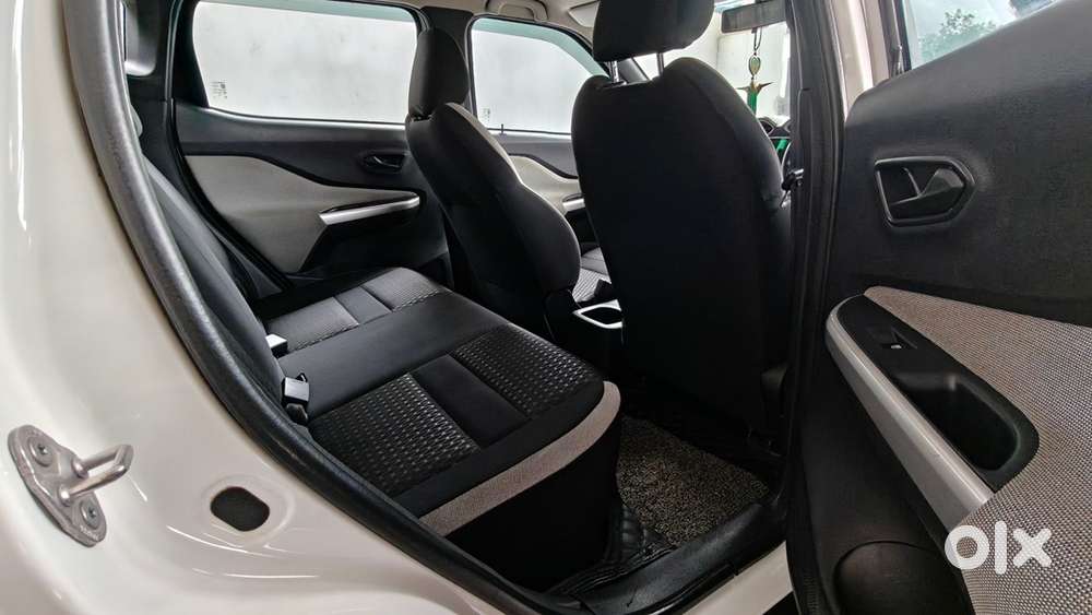 Nissan Magnite Xe 1.0 Petrol (2022) -  Upgraded With Top-end Features