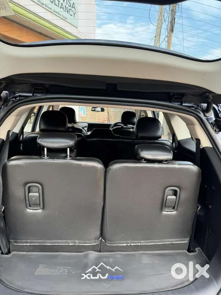 Mahindra Xuv700 Ax5 Jan 2023 Diesel 18500 Km Driven With Big Sunroof