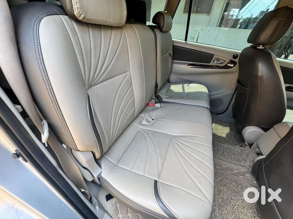 Toyota Innova 2015 Diesel Well Maintained