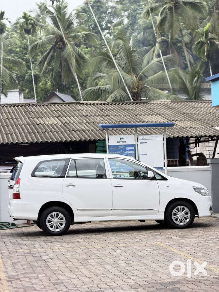 Toyota Innova 2.5 G (diesel) 8 Seater, 2015, Diesel