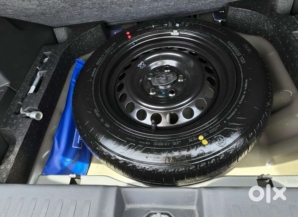 Maruti Suzuki Brezza 1.5 Zxi Plus At Smart Hybrid, 2024, Petrol