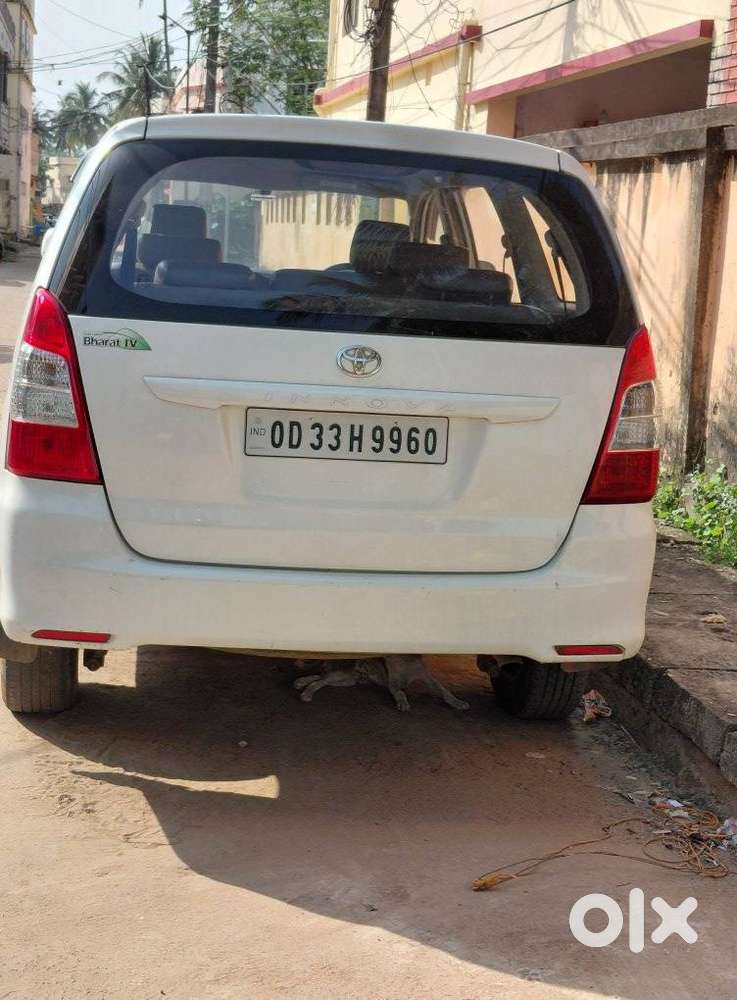 Toyota Innova 2.5 E Diesel Ms 8-seater, 2016, Diesel