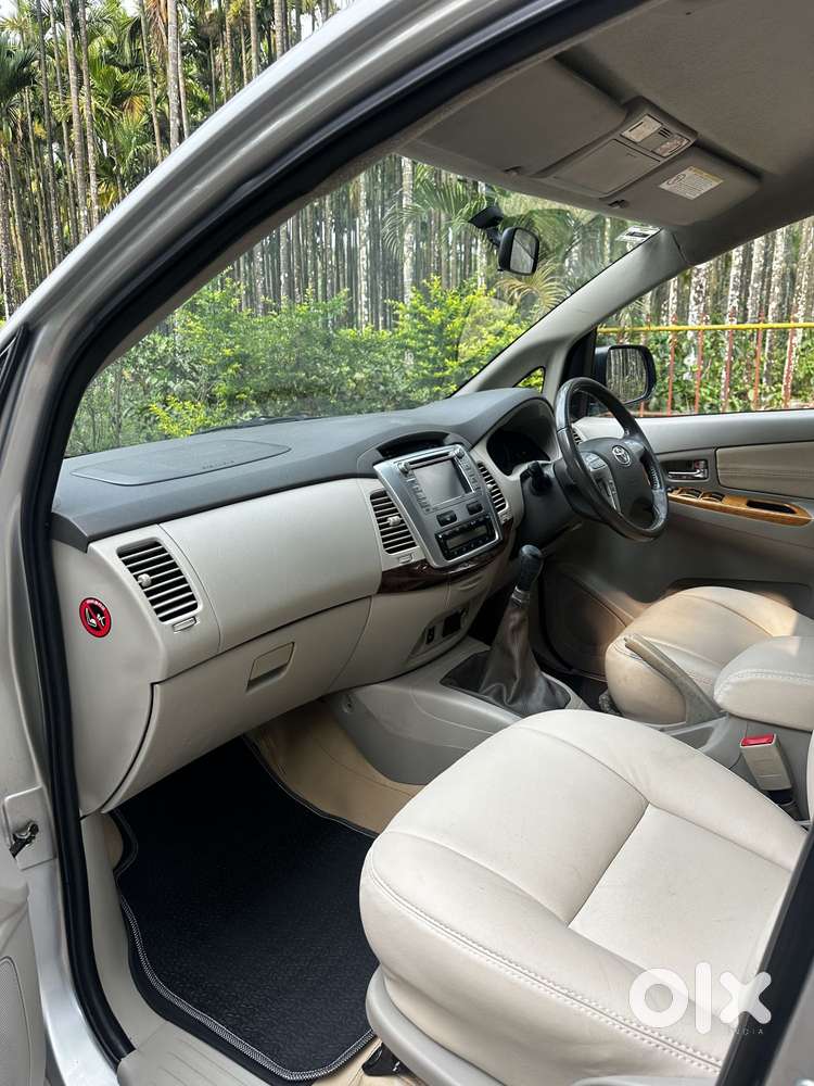 Toyota Innova 2.5 Vx (diesel) 7 Seater Bs Iv, 2014, Diesel