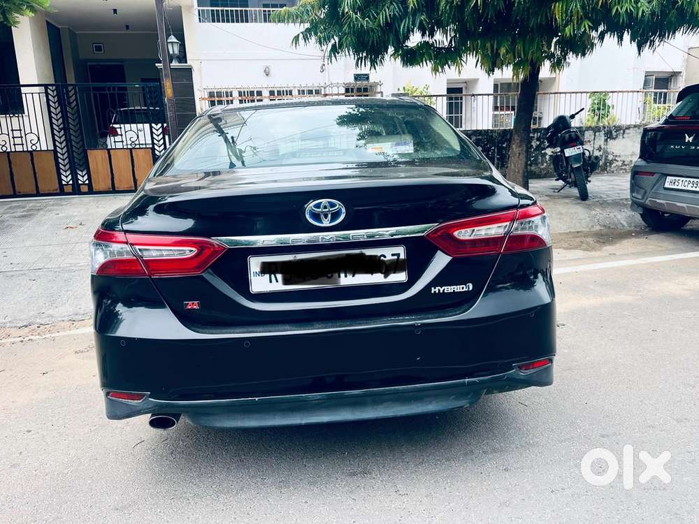 Toyota Camry Hybrid 2019 Km Driven