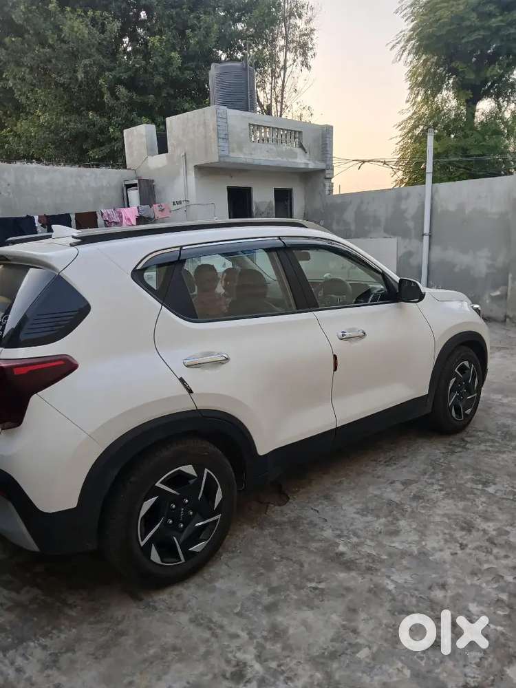 Kia Sonet 2025 Petrol 6000 Km Driven
