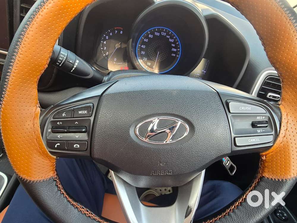 Hyundai Venue Petrol Well Maintained