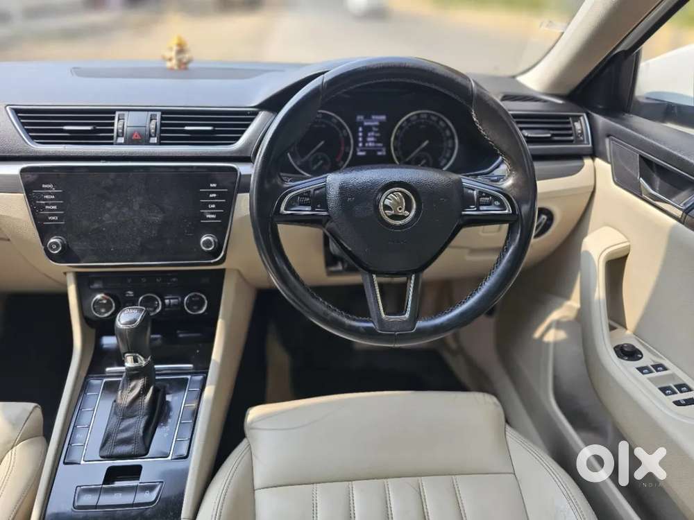 Skoda Superb [ ] 1.8 Style Tsi At, 2019, Petrol