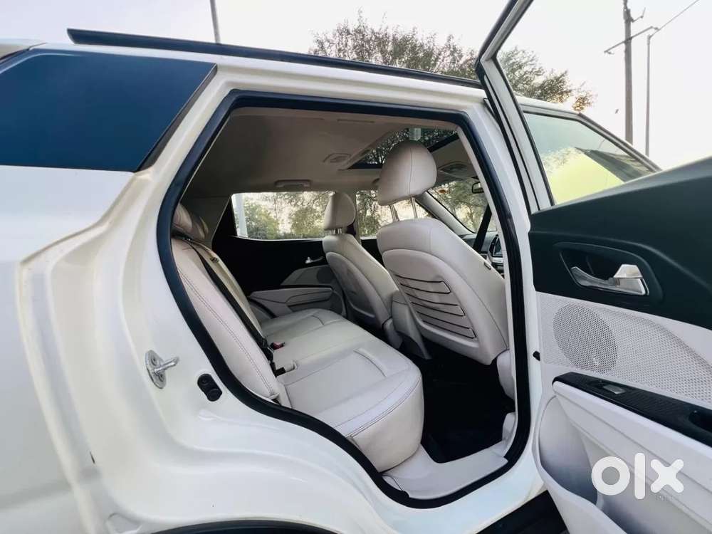 Mahindra Xuv300 W8, 2020, Petrol