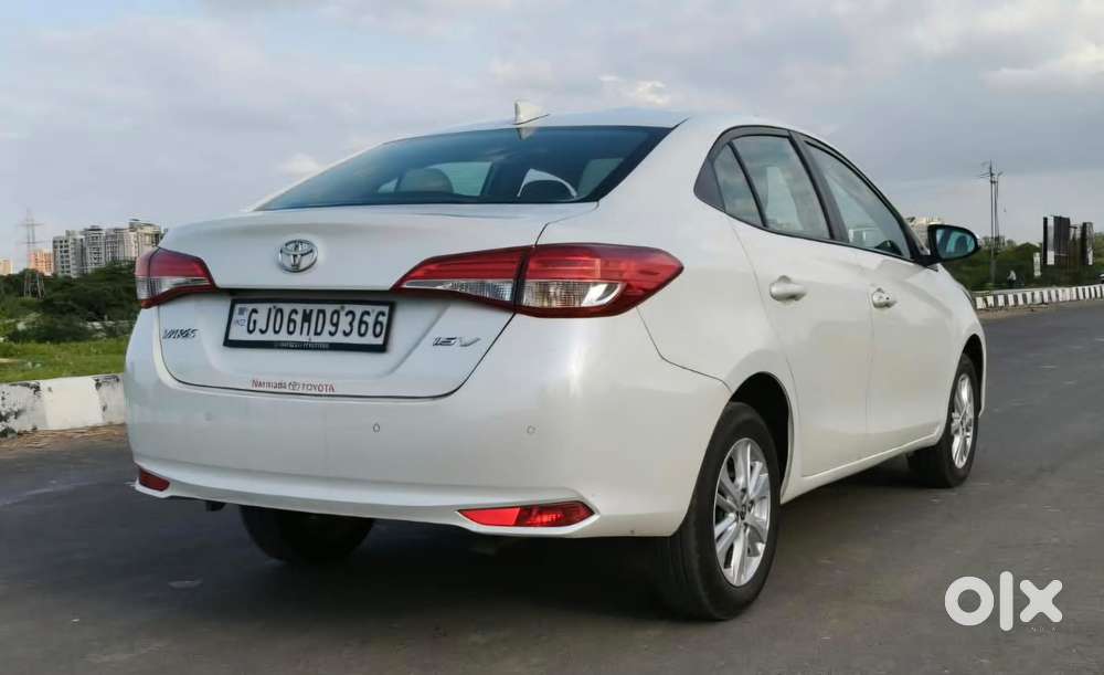 Toyota Yaris V Cvt, 2019, Petrol