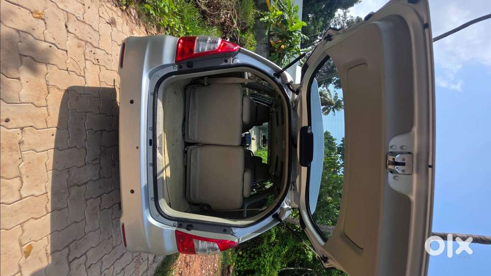 2013 Toyota Innova 2.5 Gx (v-variant Upgrades)  Very Low Kilometer