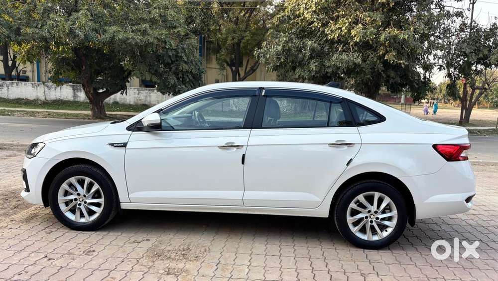 Skoda Slavia 1.0 Ambition Tsi, 2022, Petrol