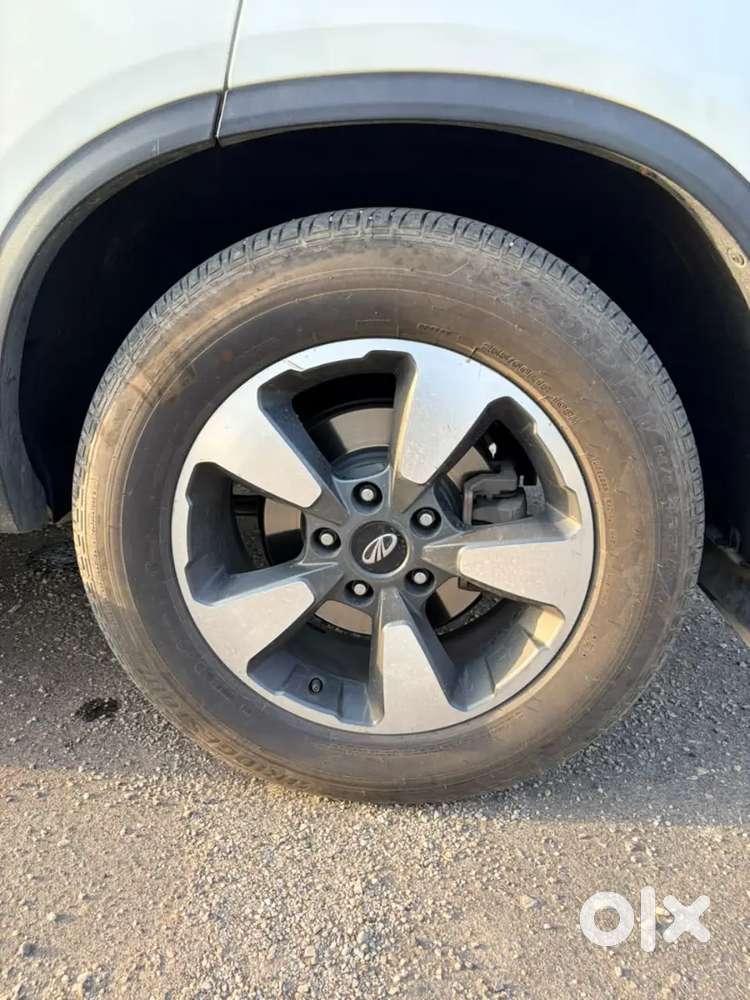 Mahindra Alturas G4 Diesel 2018