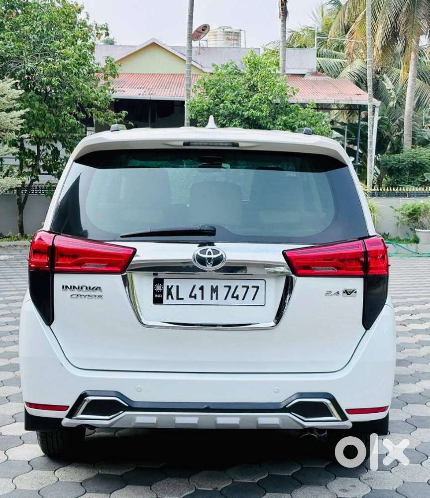 Toyota Innova Crysta 2.4 V 7 Str, 2017, Diesel