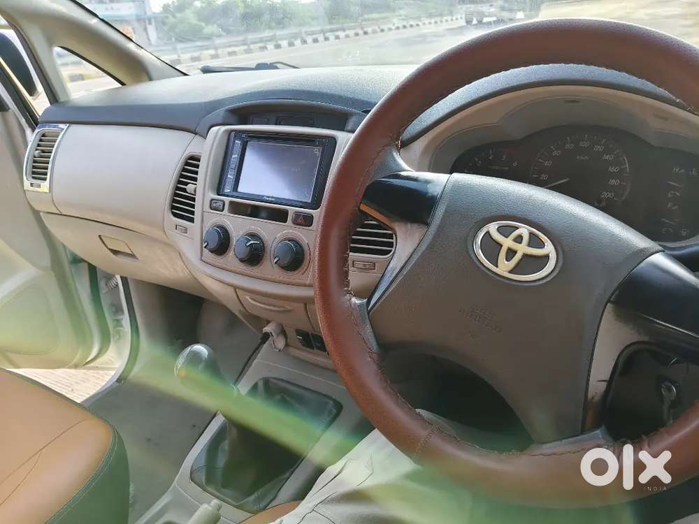 Toyota Innova 2.5 Gx 2012 White