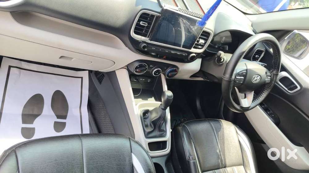 Hyundai Venue 2011 Petrol 10200 Km Driven